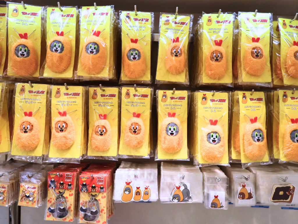 名古屋ならではの「エビフライ」モチーフのアイテム。
写真上【NAGOYA】エビフライマスコット トム/ジェリー 価格:各1,430円(税込)