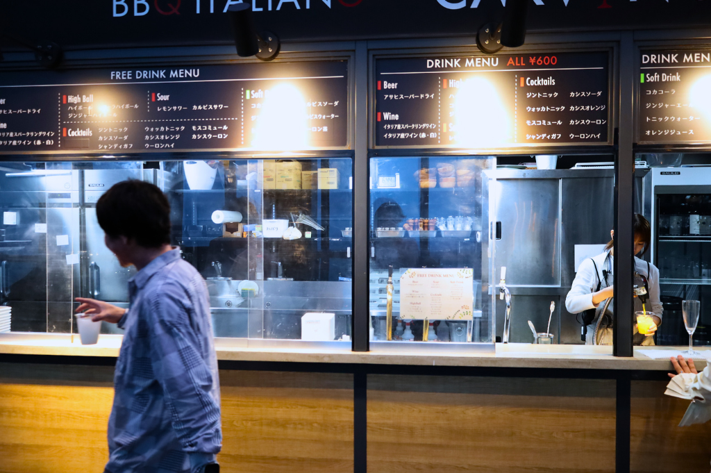 イタリア産のスパークリングワインなど、種類豊富な飲み放題にはソフトドリンクも用意されています。